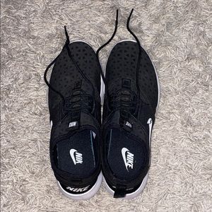 Women Nike Gym Shoes